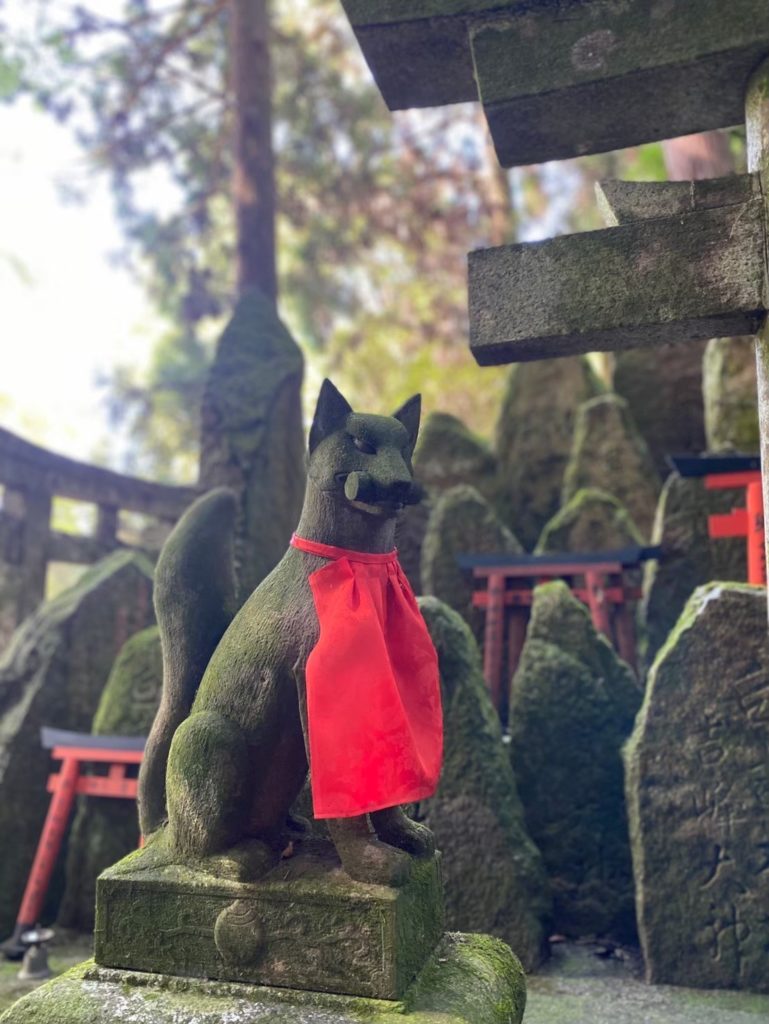 Fushimi-FoxStatues